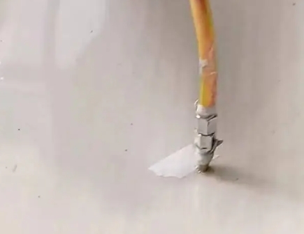 全南瓷砖空鼓维修公司专业解答在瓷砖铺贴过程中，如果使用的砂料过粗（如全部使用了粗砂），可能会导致以下问题